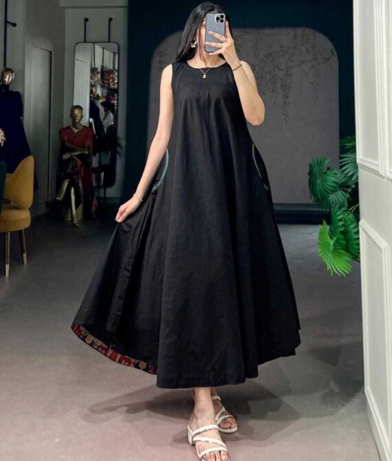 Elegant Black Moonga Silk Printed Lehenga Set with Satin Dupatta – Navratri Collection